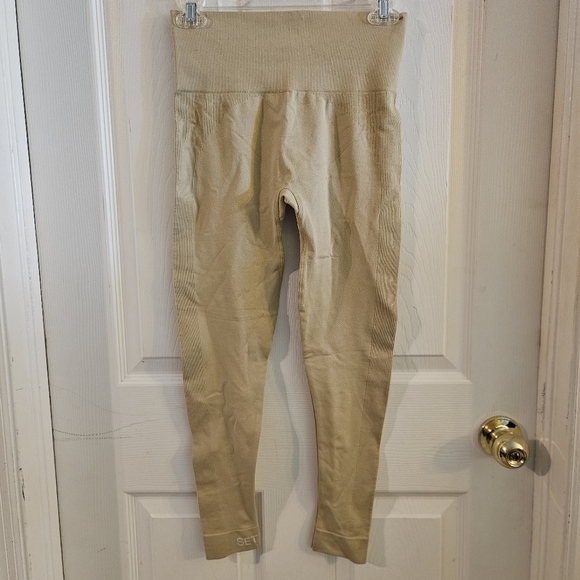 Set Active x MadHappy Colab Sculptflex Leggings Beige Size Medium Seamless - Picture 3 of 8